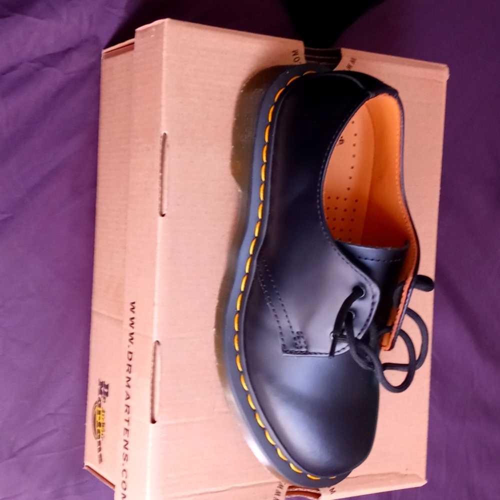 Brand NEW Dr Marteens inside of box